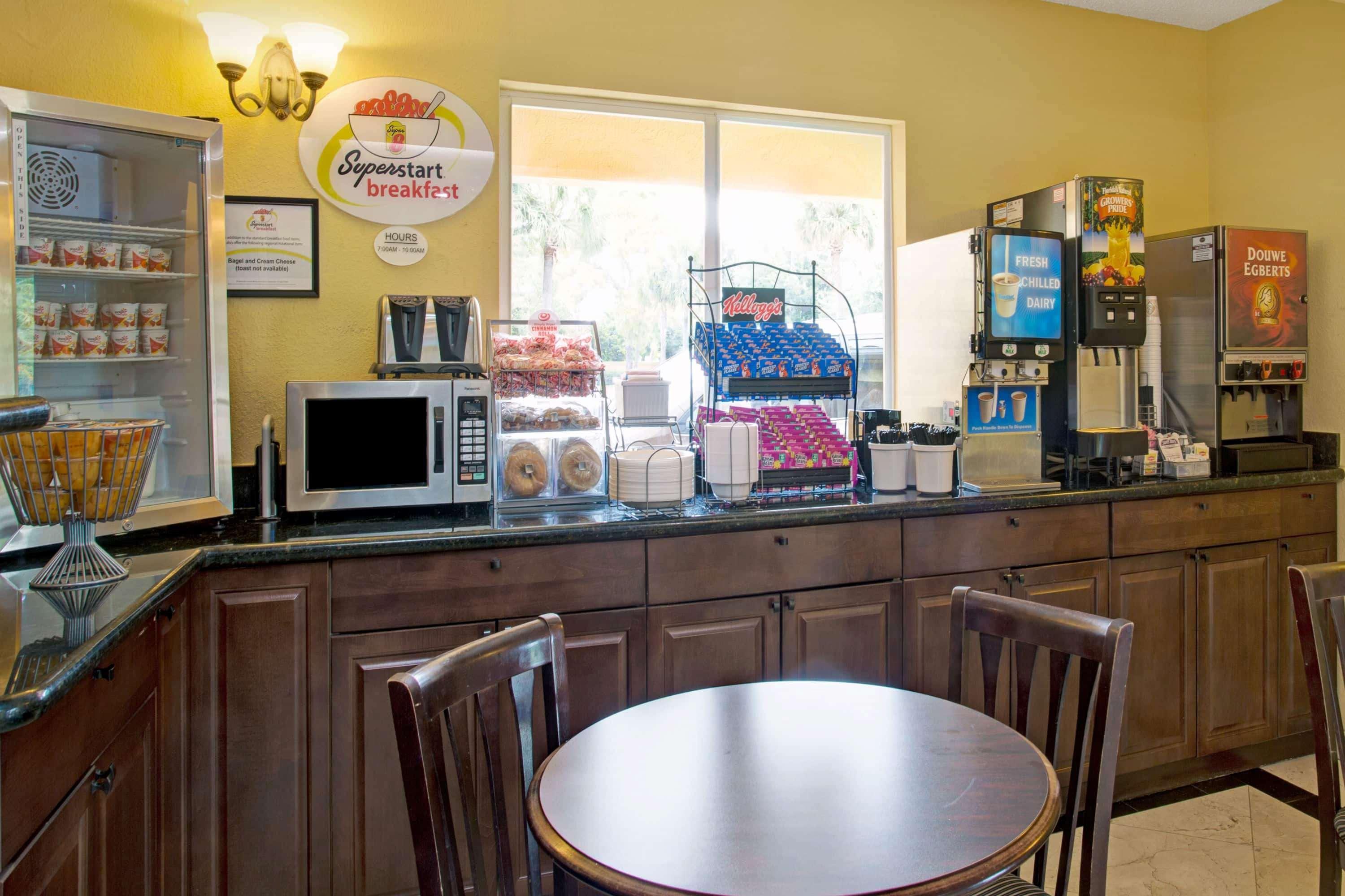 Super 8 Motel By Wyndham Near Fort Lauderdale Arpt Dania Beach Dış mekan fotoğraf