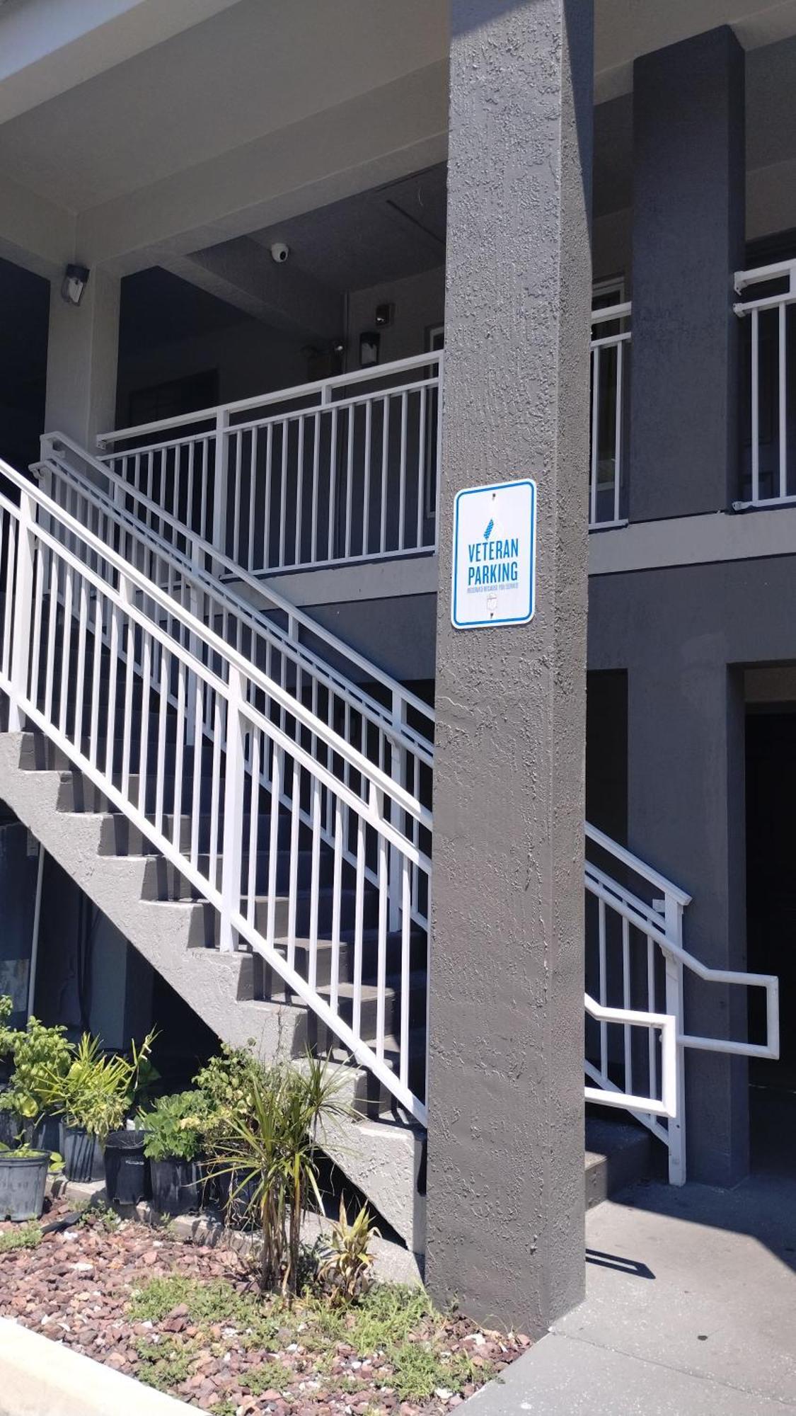 Super 8 Motel By Wyndham Near Fort Lauderdale Arpt Dania Beach Dış mekan fotoğraf